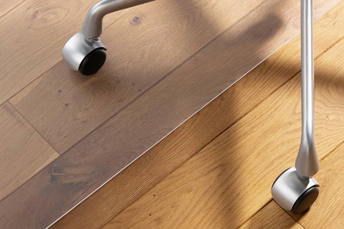 Bodenschutzmatte für Hartböden mit spezieller VAB-Haftschicht